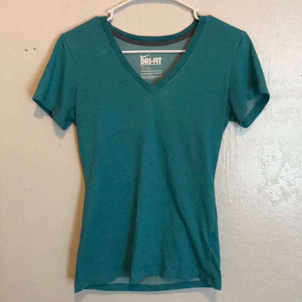 Women’s Nike T-shirt